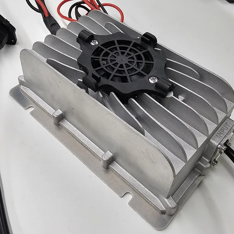 600W ເຄື່ອງສາກໄວສະເພາະລົດກ໊ອຟທີ່ມີພະລັງແຮງສູງ